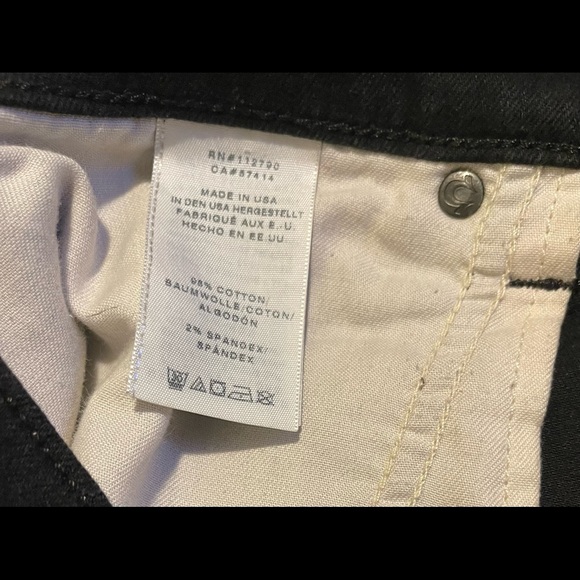 🆕listing…True Religion Jean Shorts - Picture 7 of 7